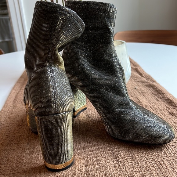 Michael Kors booties worn once - Picture 3 of 5